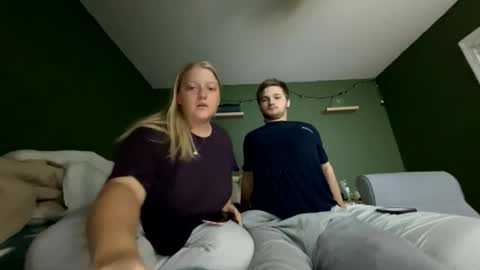 Snapshot of novaandjett chatting on March 17, 4:06 am novaandjett online show from March 17, 4:06 am