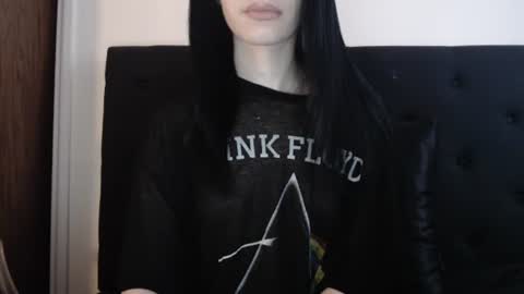 Olivia online show from December 3, 9:02 pm