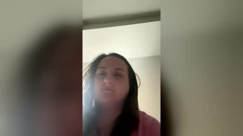 Snapshot of novarose233609 chatting on June 17, 6:49 am novarose233609 online show from June 17, 6:49 am
