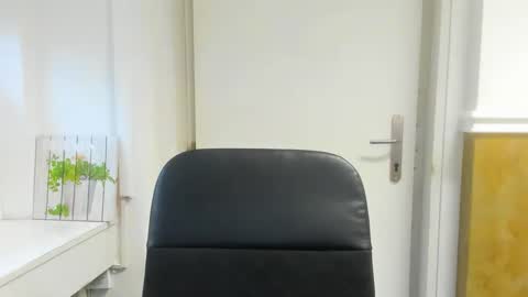 Snapshot of novasmilee chatting on December 17, 11:49 am novasmilee online show from December 17, 11:49 am