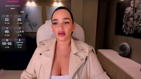 Snapshot of novaspencer chatting on October 14, 12:50 pm Nova online show from October 14, 12:50 pm