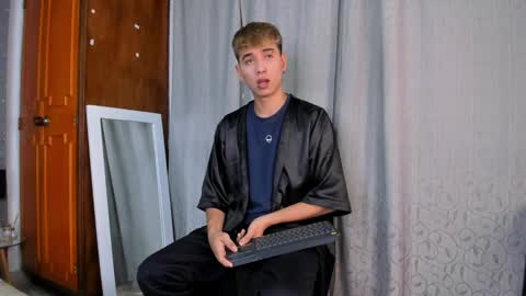 NovayBrian online show from January 30, 4:37 am