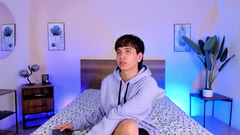 NovayBrian online show from December 3, 4:31 am