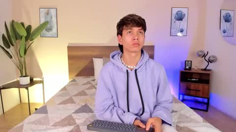 NovayBrian online show from December 4, 4:44 am