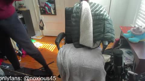 Snapshot of noxious145 chatting on April 19, 8:00 pm Noxious online show from April 19, 8:00 pm