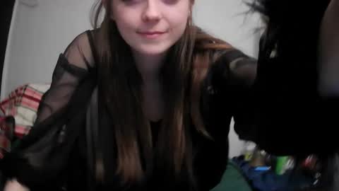 nrdyemogrl online show from January 12, 2:35 am