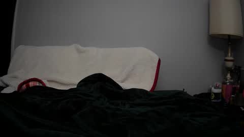 nrdyemogrl online show from January 22, 2:48 am