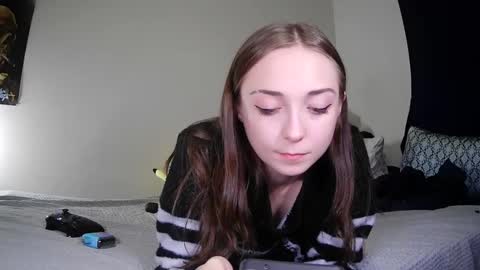 nrdyemogrl online show from February 23, 4:39 am