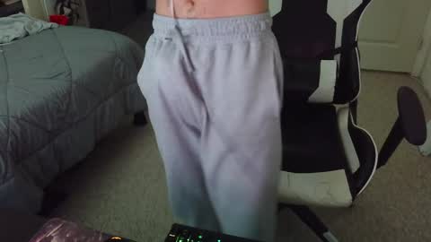 nsfwlogan50 online show from May 28, 4:26 pm