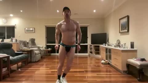 Snapshot of nudedudesmall27 chatting on May 27, 9:28 am NudeDudeSmall online show from May 27, 9:28 am