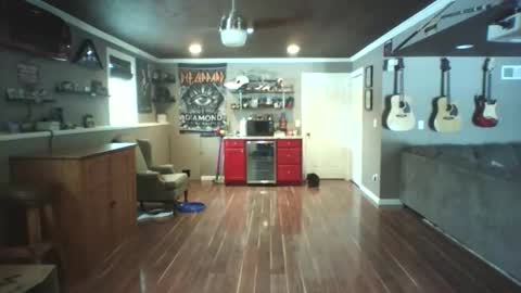 Snapshot of nudistguy194549 chatting on December 17, 5:08 pm Nudistguy online show from December 17, 5:08 pm