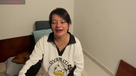 Snapshot of nuit_rose chatting on January 8, 4:34 am nuit_rose online show from January 8, 4:34 am