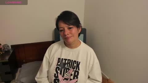 Snapshot of nuit_rose chatting on February 6, 1:49 am nuit_rose online show from February 6, 1:49 am