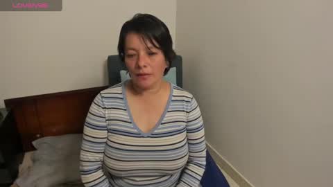 Snapshot of nuit_rose chatting on February 7, 6:45 am nuit_rose online show from February 7, 6:45 am