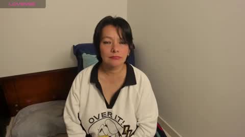 Snapshot of nuit_rose chatting on March 4, 1:45 am nuit_rose online show from March 4, 1:45 am