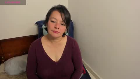 Snapshot of nuit_rose chatting on March 8, 2:01 am nuit_rose online show from March 8, 2:01 am