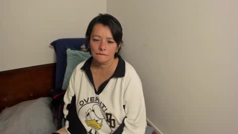 Snapshot of nuit_rose chatting on March 10, 5:11 am nuit_rose online show from March 10, 5:11 am