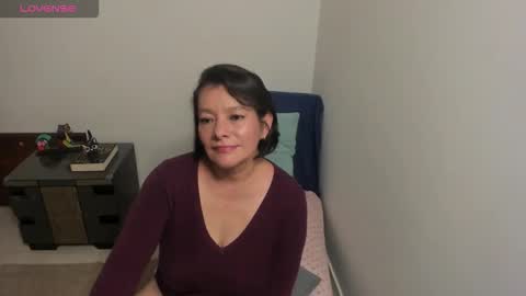 Snapshot of nuit_rose chatting on October 10, 2:43 am nuit_rose online show from October 10, 2:43 am