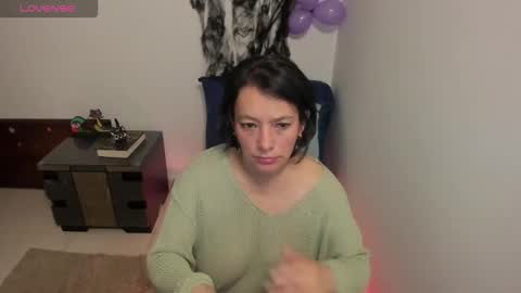 Snapshot of nuit_rose chatting on November 4, 2:10 am nuit_rose online show from November 4, 2:10 am