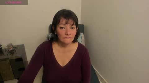 nuit_rose online show from February 4, 2:28 am