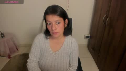 nuit_rose online show from April 21, 1:29 am