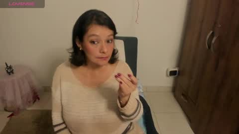 nuit_rose online show from April 22, 2:03 am