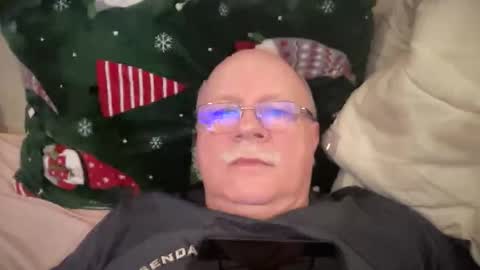 nukiss online show from April 13, 5:18 pm