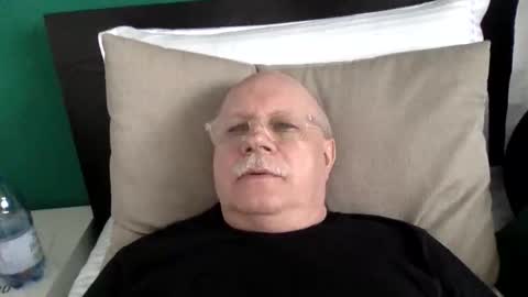 nukiss online show from April 21, 12:11 pm