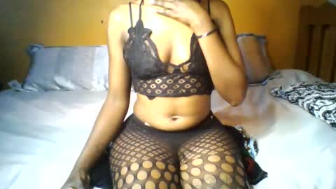 nukshypipi online show from June 9, 10:05 am
