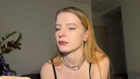 nura_foxx online show from February 26, 1:37 am