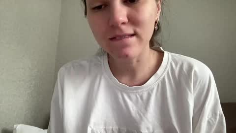 Ema online show from April 21, 10:54 am