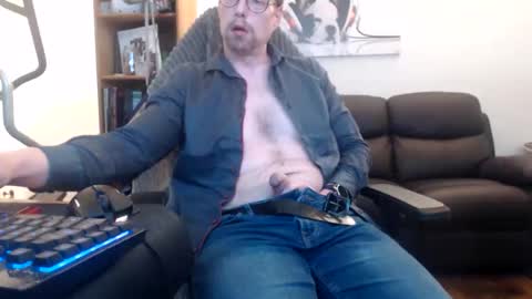 nursefan online show from November 13, 5:45 pm