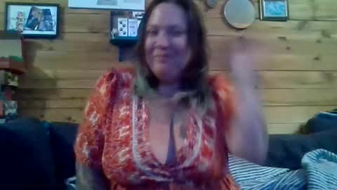 nutmegmatee online show from March 17, 1:54 am