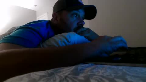 nuttincowboy727272 online show from January 15, 1:10 am