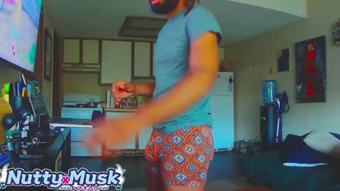 Snapshot of nuttyxmusk chatting on September 13, 2:17 pm Check the links online show from September 13, 2:17 pm