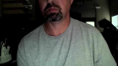 nvrenuff1979 online show from December 17, 12:44 pm