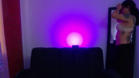 Snapshot of nyahmackenzie chatting on November 18, 8:13 pm NyahMackenzie online show from November 18, 8:13 pm