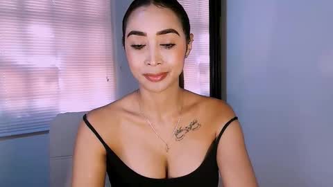 Nycole online show from February 16, 2:46 pm