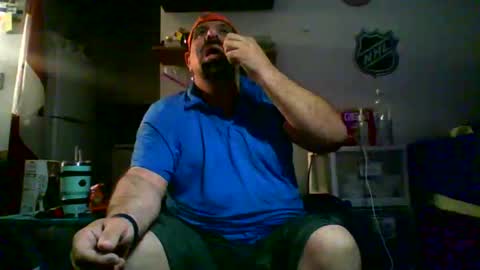 nyisles00 online show from April 18, 1:31 am