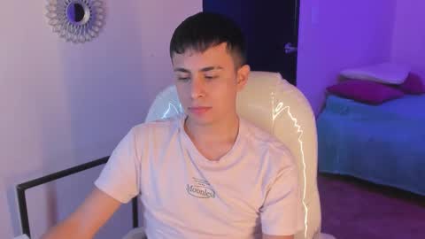 Snapshot of nyko_ds chatting on November 14, 4:33 am nyko_ds online show from November 14, 4:33 am