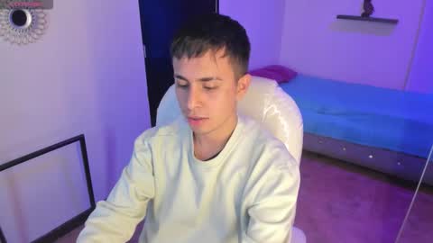 Snapshot of nyko_ds chatting on November 18, 4:06 am nyko_ds online show from November 18, 4:06 am