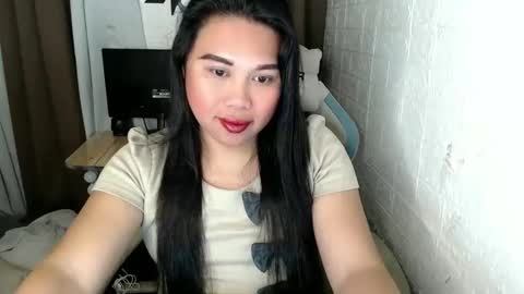 Snapshot of nylecummer chatting on December 25, 4:43 pm nylecummer online show from December 25, 4:43 pm