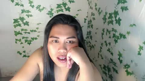 Snapshot of nylecummer chatting on February 20, 11:10 pm nylecummer online show from February 20, 11:10 pm