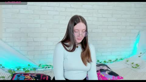 Kat online show from April 17, 3:26 pm