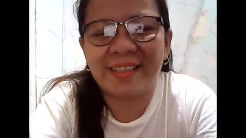 Snapshot of nymphoangel2022 chatting on December 5, 8:33 am I am your angel online show from December 5, 8:33 am