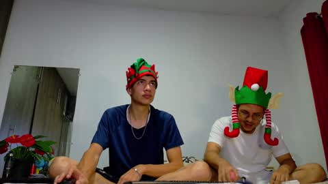 Snapshot of nymphobuddies chatting on December 8, 3:10 am David and Steven Independents online show from December 8, 3:10 am