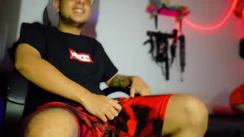 Snapshot of nymphobuddies chatting on February 19, 10:42 pm David and Steven Independents online show from February 19, 10:42 pm