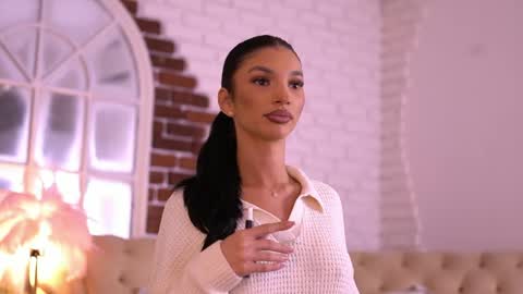 Nyssa online show from April 3, 5:44 pm