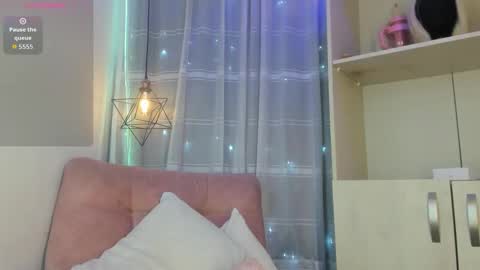 Snapshot of nyx__blackwood chatting on February 17, 2:19 am nyx__blackwood online show from February 17, 2:19 am