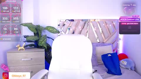 Alex   .    online show from March 7, 3:40 am